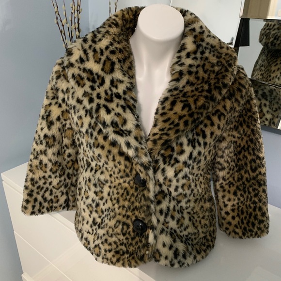 π€© HP- Faux fur cheetah jacket π€© - Picture 2 of 11